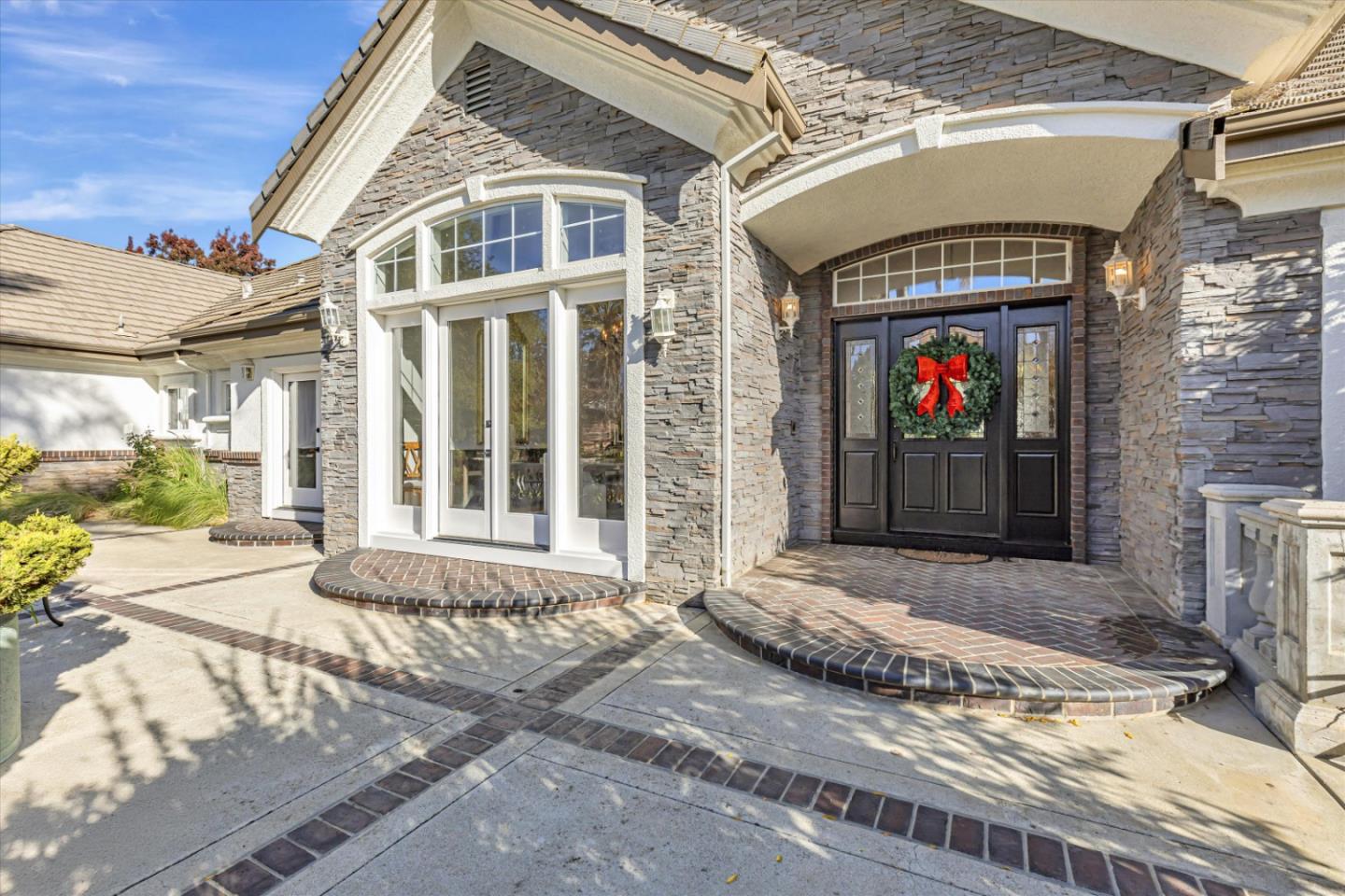 Detail Gallery Image 8 of 76 For 11462 Heritage Manor Pl, Gilroy,  CA 95020 - 4 Beds | 3/1 Baths