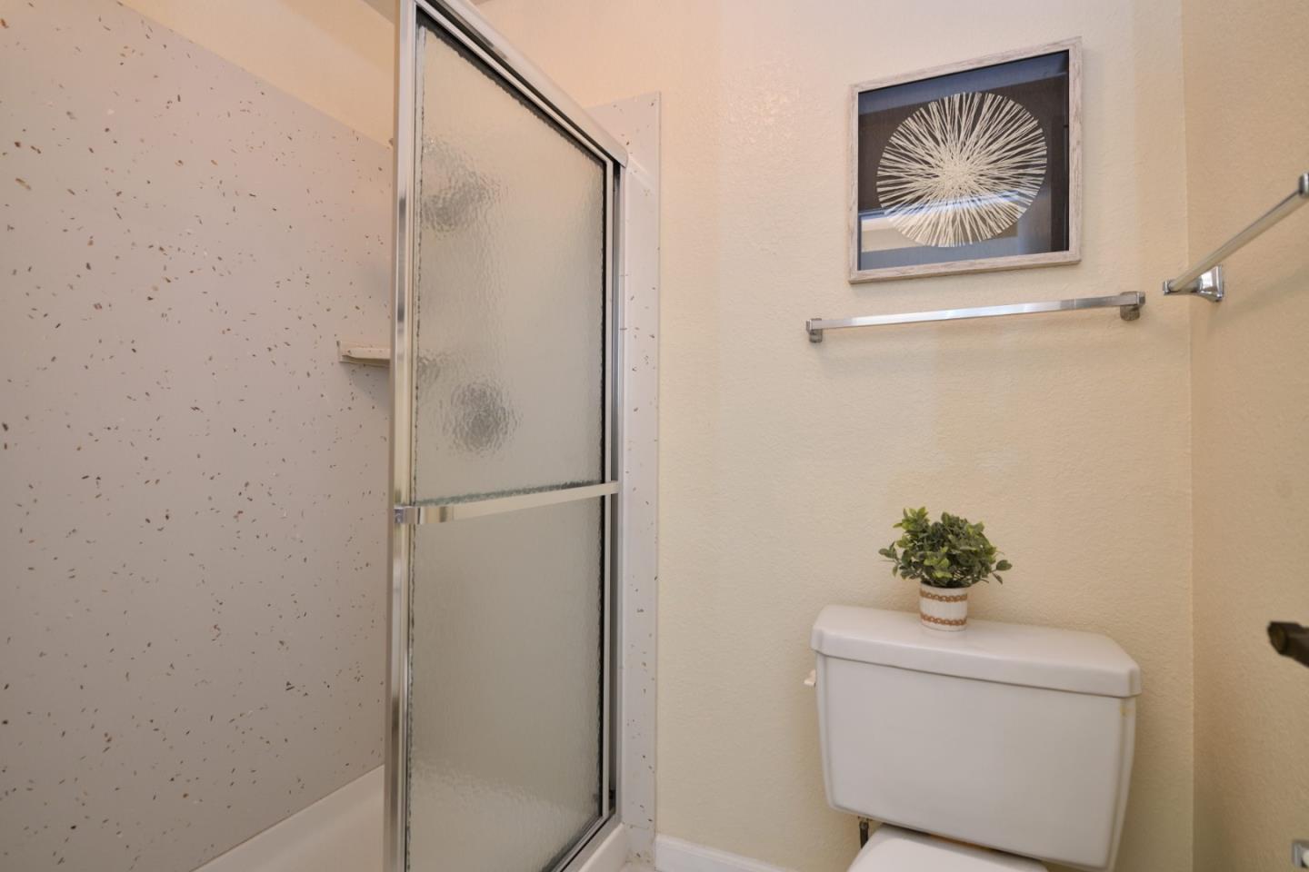 Detail Gallery Image 25 of 42 For 20727 Garden Crest Ct, Cupertino,  CA 95014 - 3 Beds | 2/1 Baths