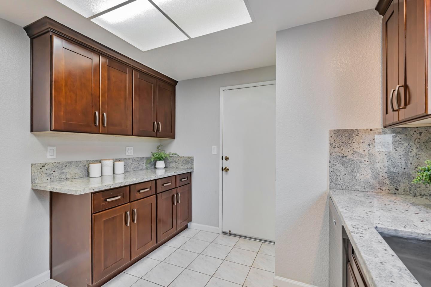 Detail Gallery Image 15 of 39 For 7266 Sleepy Creek Dr, San Jose,  CA 95120 - 3 Beds | 2/1 Baths