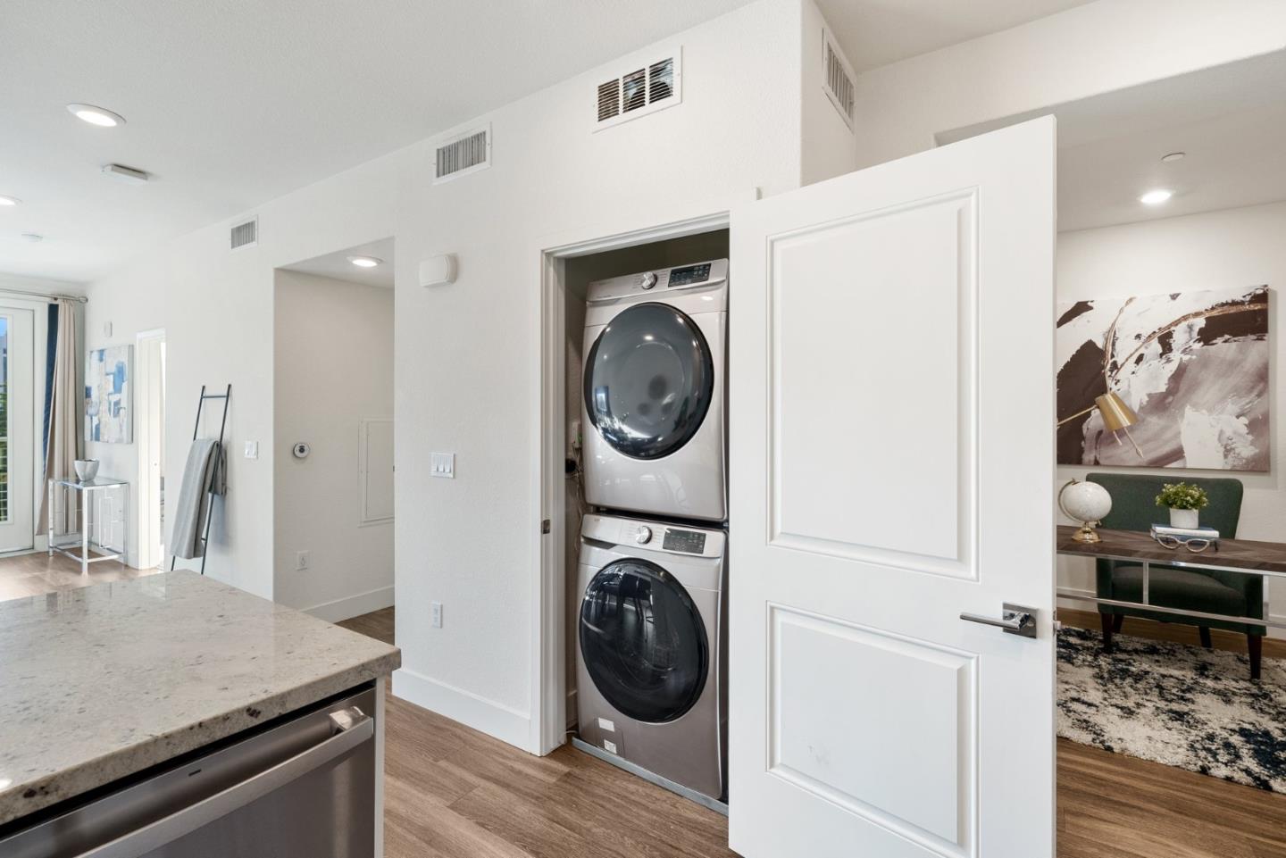 Detail Gallery Image 25 of 73 For 5933 Sunstone Dr #411,  San Jose,  CA 95123 - 1 Beds | 1 Baths