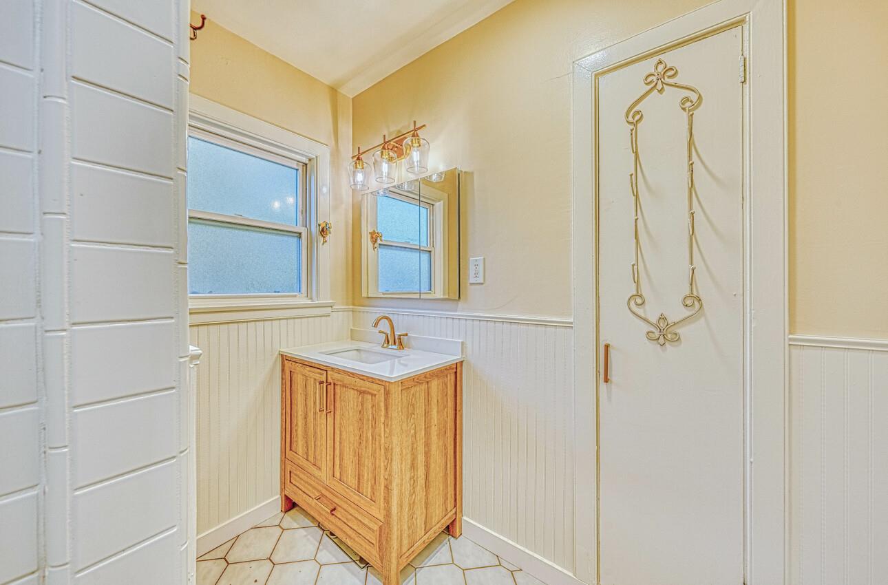 Detail Gallery Image 23 of 31 For 258 Clay St, Salinas,  CA 93901 - 2 Beds | 1 Baths