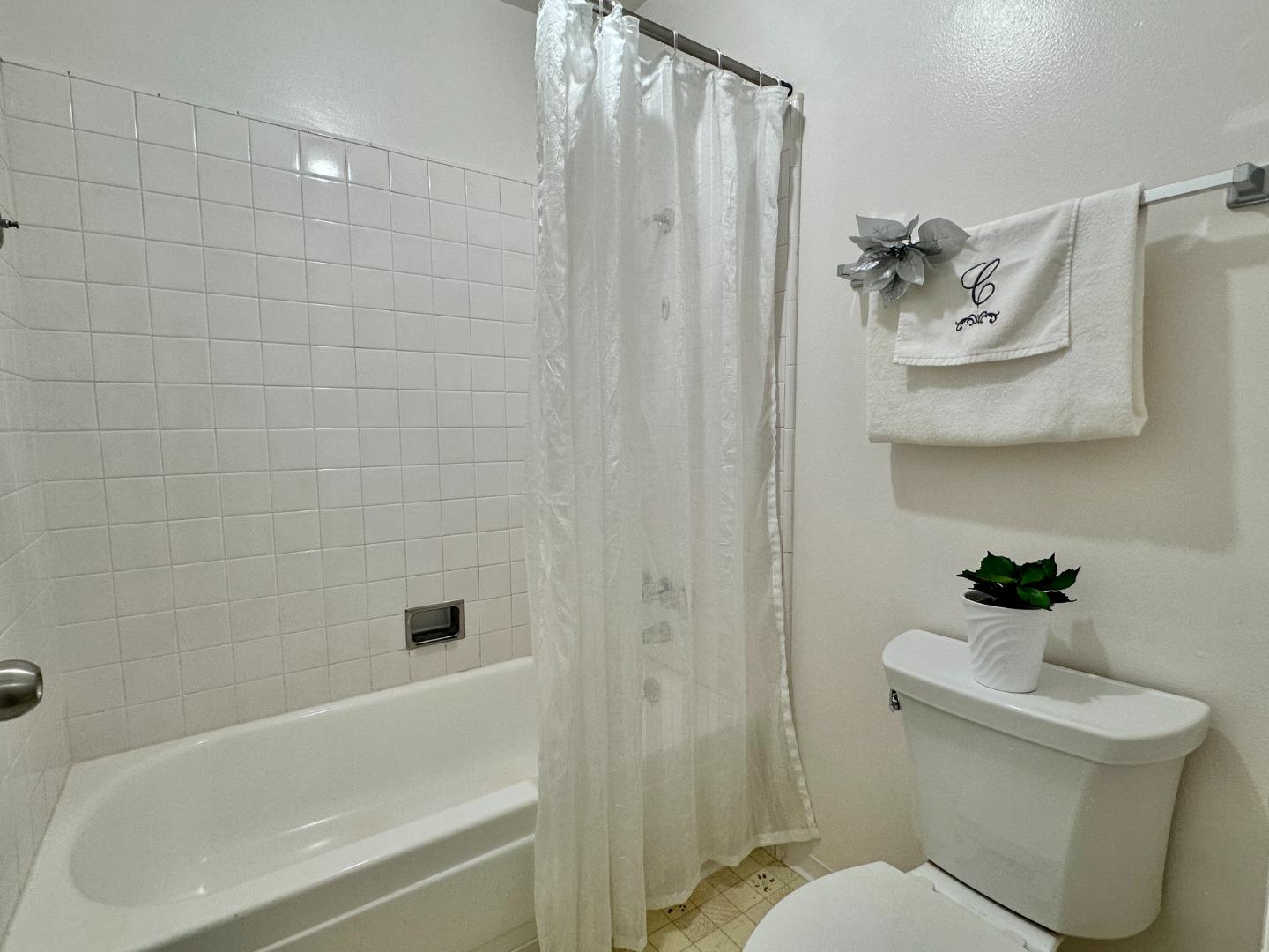 Detail Gallery Image 11 of 17 For 675 Sharon Park Dr #110,  Menlo Park,  CA 94025 - 1 Beds | 1 Baths