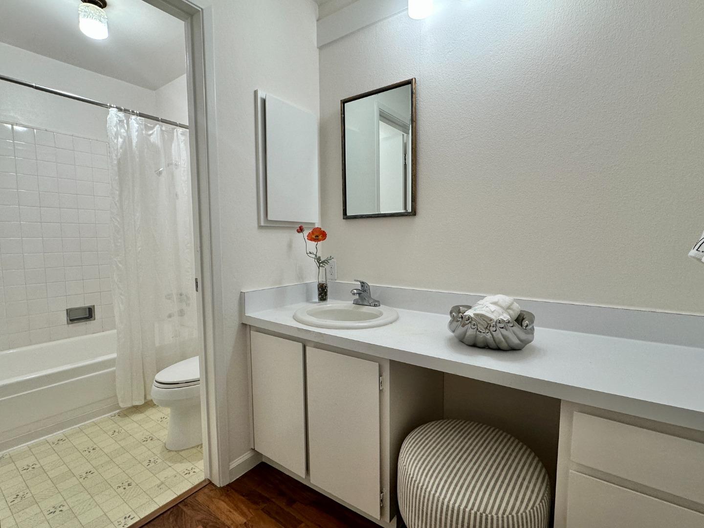 Detail Gallery Image 12 of 17 For 675 Sharon Park Dr #110,  Menlo Park,  CA 94025 - 1 Beds | 1 Baths