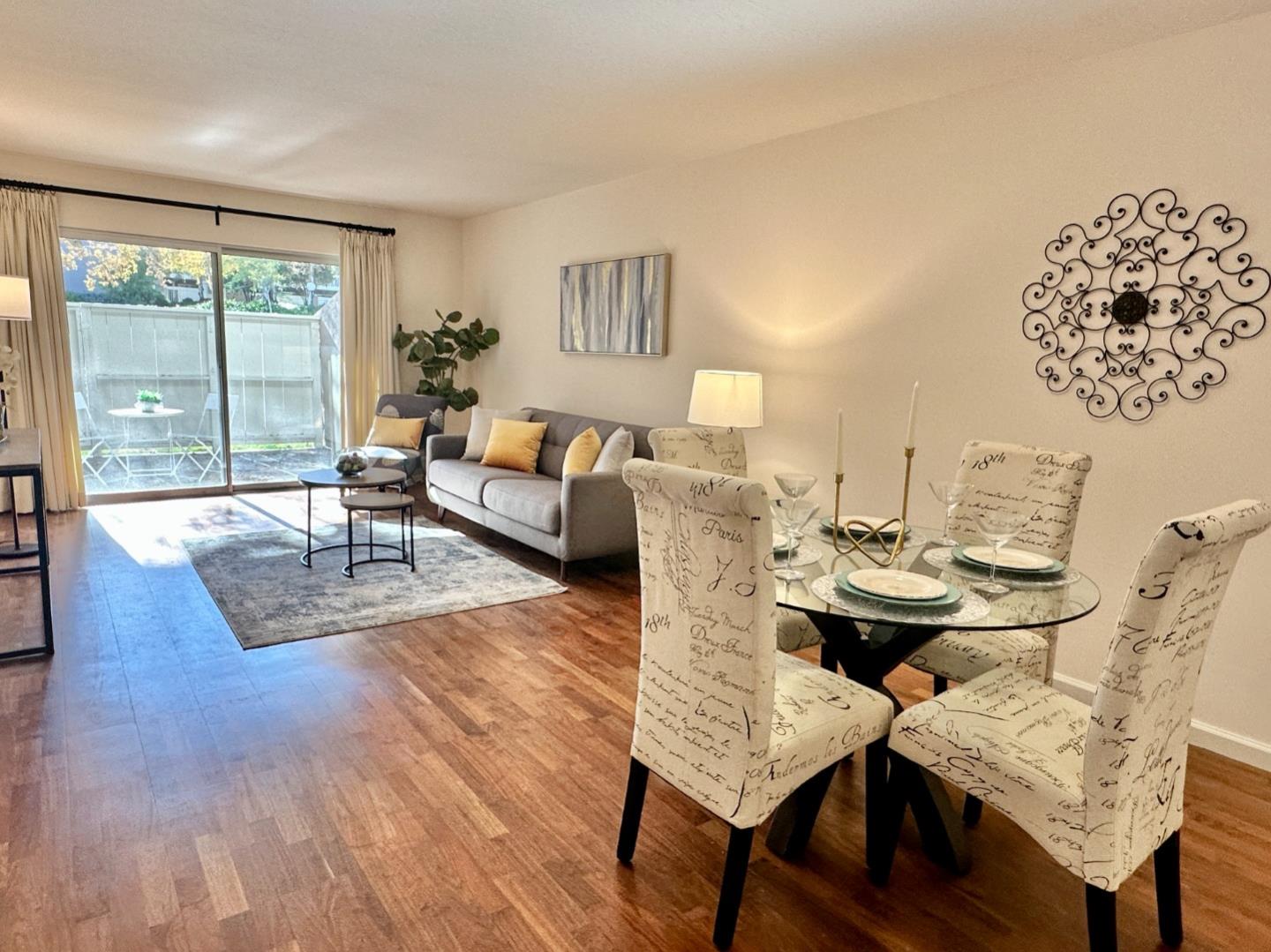 Detail Gallery Image 5 of 17 For 675 Sharon Park Dr #110,  Menlo Park,  CA 94025 - 1 Beds | 1 Baths