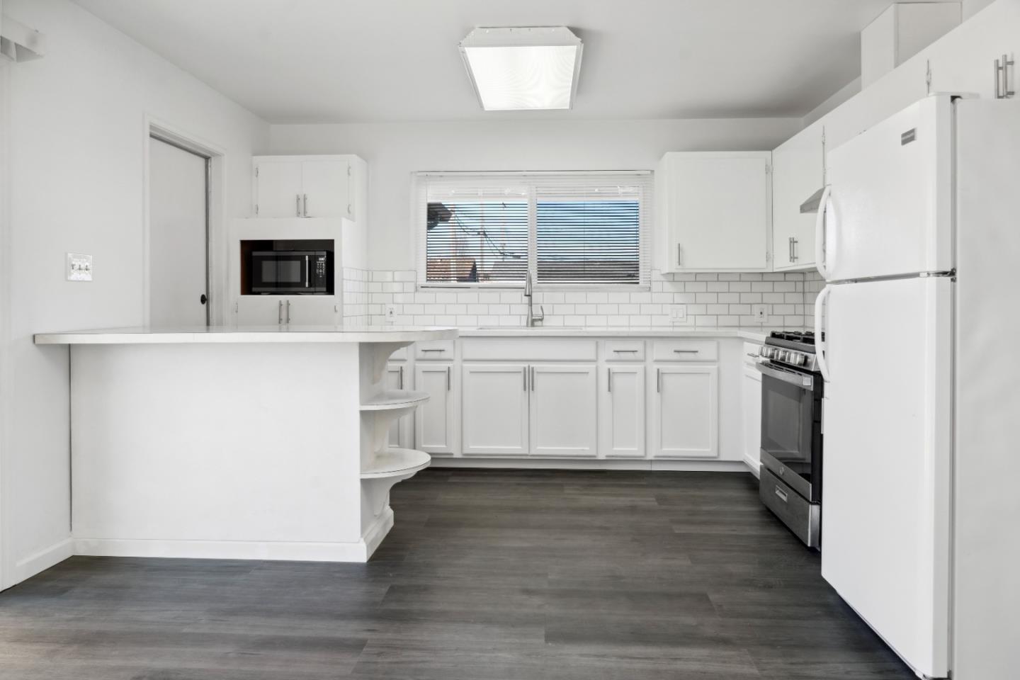 Detail Gallery Image 11 of 32 For 412 E Laurel Dr, Salinas,  CA 93906 - 3 Beds | 2 Baths