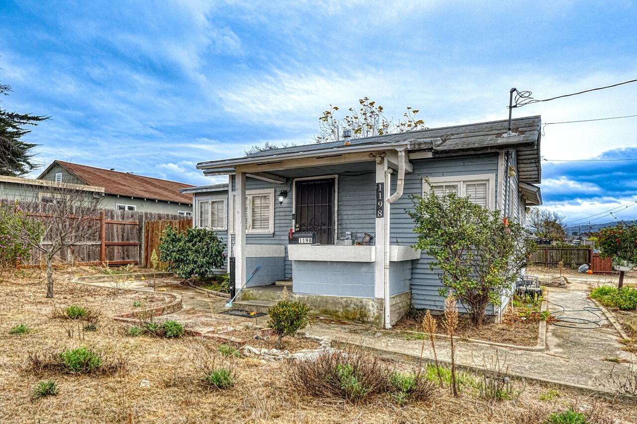 Detail Gallery Image 2 of 12 For 1198 La Salle Ave, Seaside,  CA 93955 - – Beds | – Baths