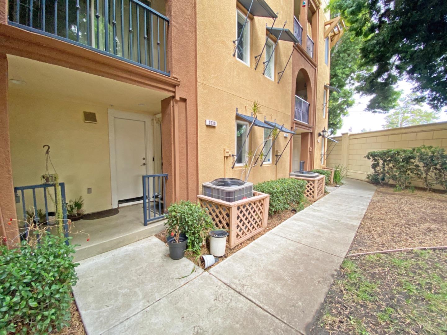 Detail Gallery Image 1 of 28 For 2030 Sonador, San Jose,  CA 95128 - 2 Beds | 2/1 Baths