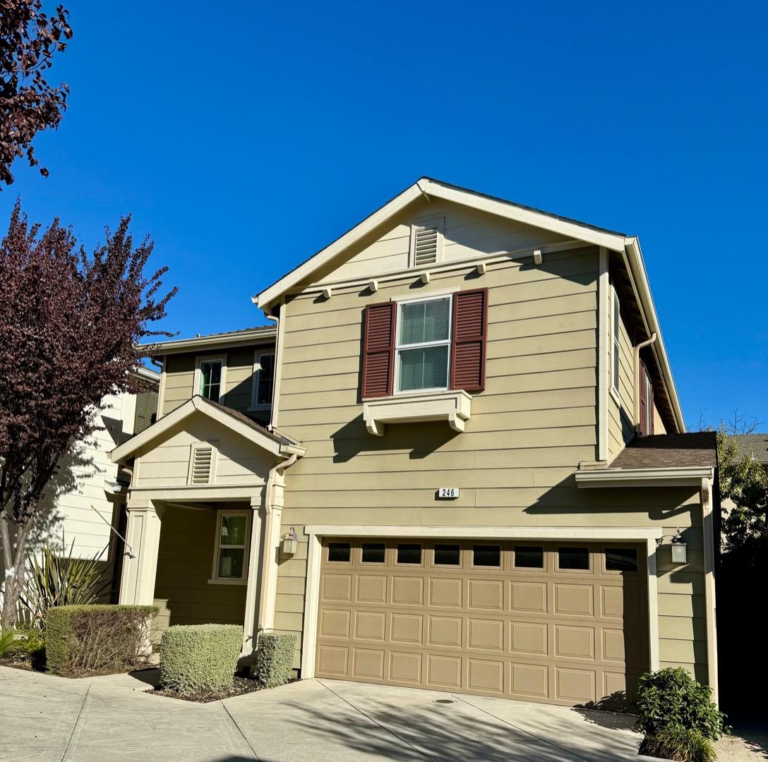 Detail Gallery Image 1 of 35 For 246 Ladybug Ln, Martinez,  CA 94553 - 3 Beds | 2/1 Baths