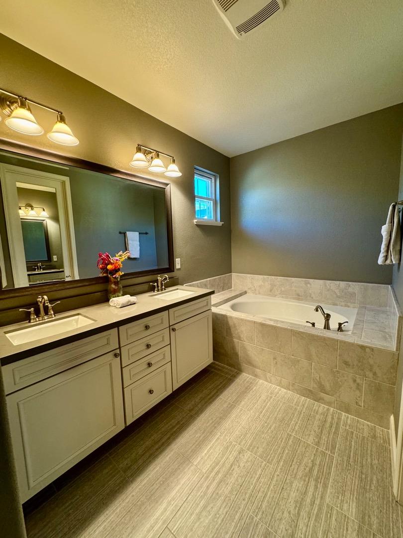 Detail Gallery Image 10 of 35 For 246 Ladybug Ln, Martinez,  CA 94553 - 3 Beds | 2/1 Baths