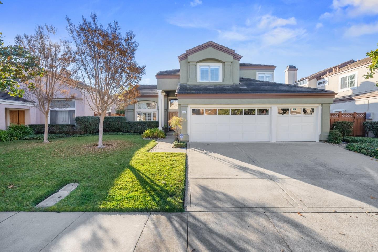 Detail Gallery Image 1 of 60 For 30355 Meridien Cir, Union City,  CA 94587 - 4 Beds | 3 Baths