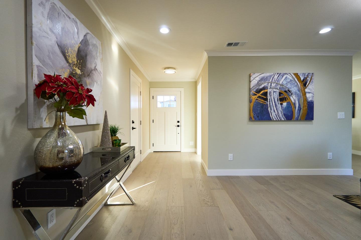 Detail Gallery Image 4 of 25 For 851 San Mateo Ct, Sunnyvale,  CA 94085 - 4 Beds | 2 Baths