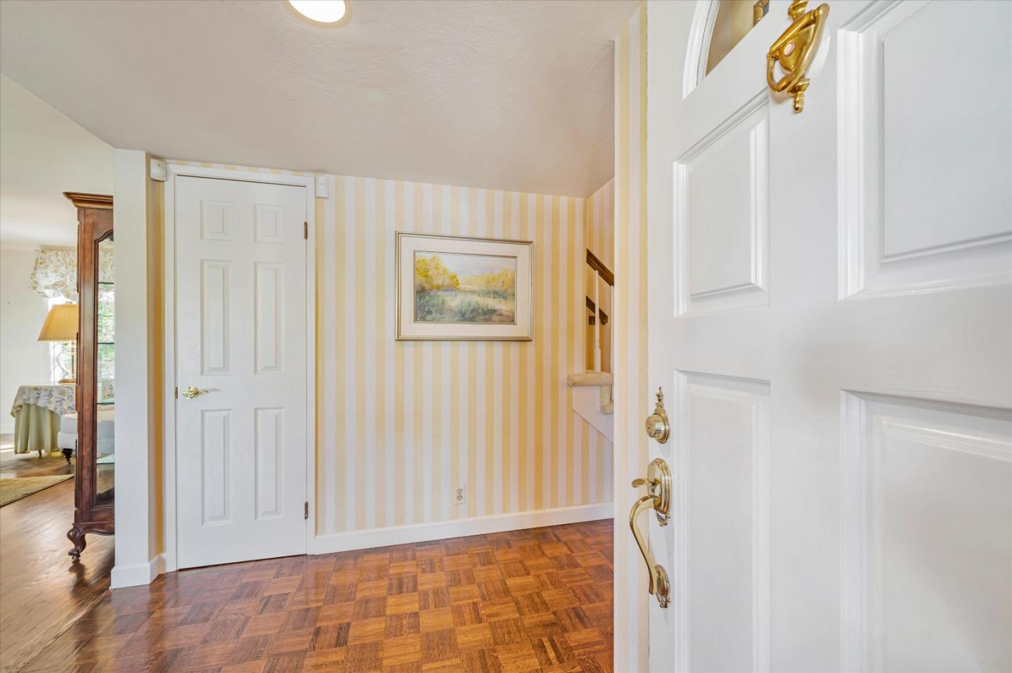 Detail Gallery Image 7 of 49 For 1849 Los Altos Dr, San Mateo,  CA 94402 - 5 Beds | 3/1 Baths