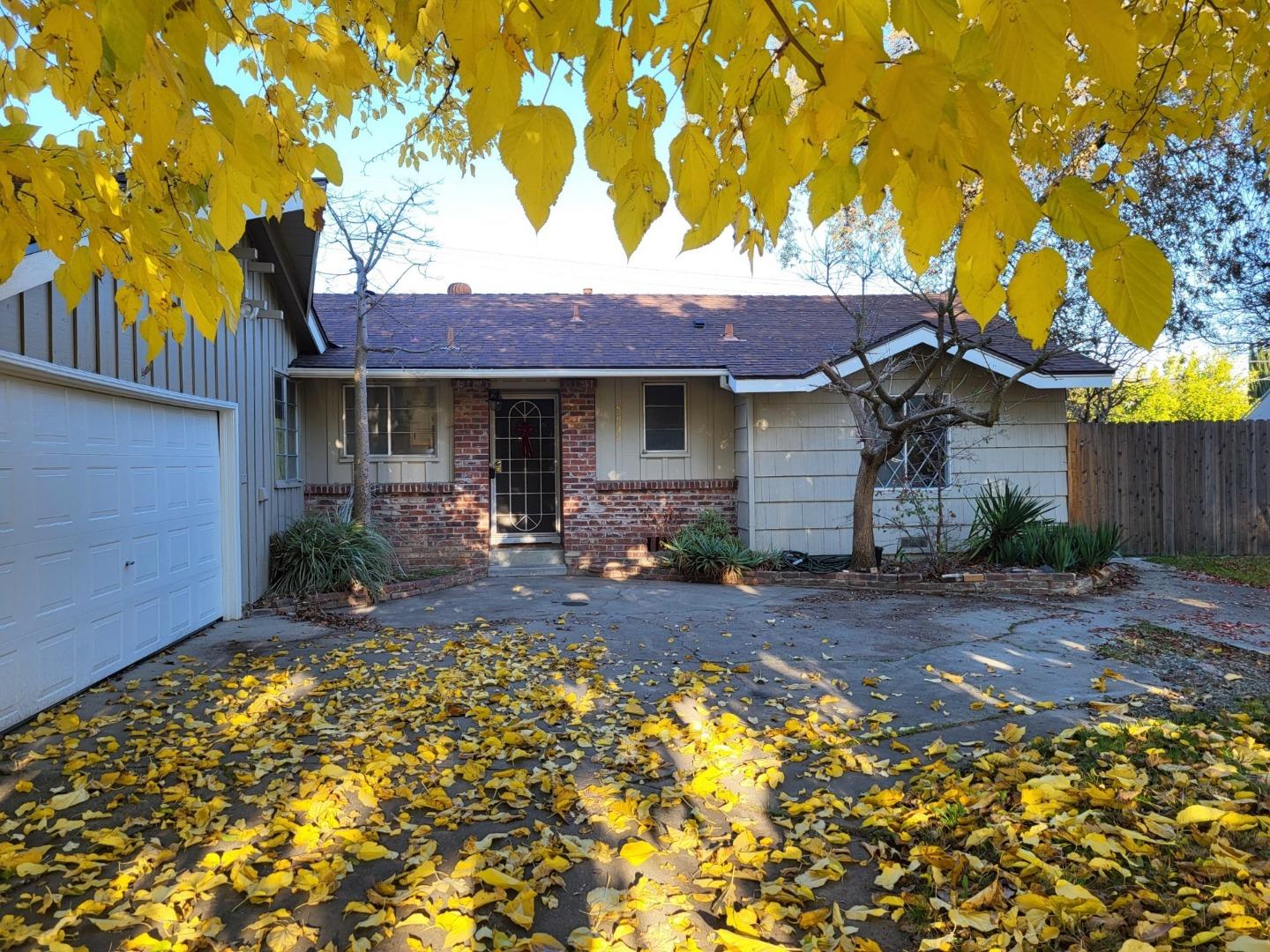 Detail Gallery Image 1 of 22 For 5032 I Pkwy, Sacramento,  CA 95823 - 3 Beds | 2 Baths