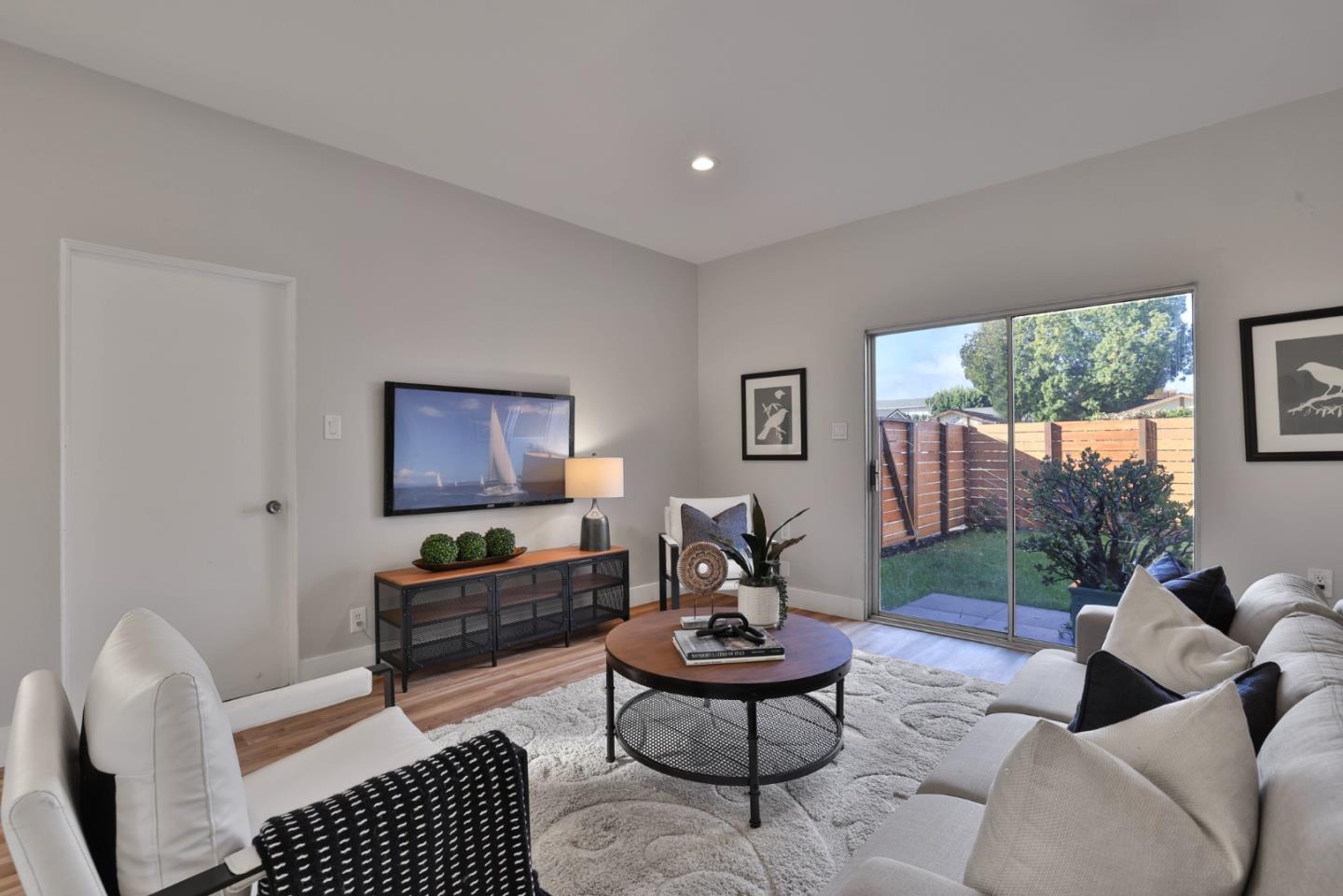 Detail Gallery Image 8 of 28 For 1456 Valcartier Dr, Sunnyvale,  CA 94087 - 4 Beds | 3/1 Baths