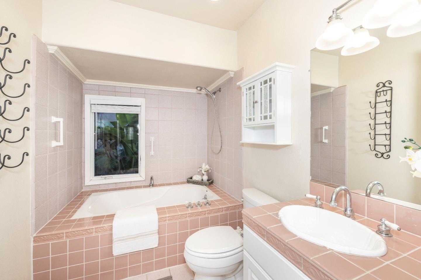 Detail Gallery Image 19 of 28 For 363 Fulton St, Redwood City,  CA 94062 - 2 Beds | 2 Baths