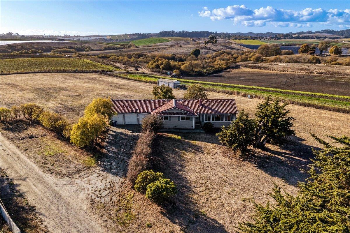Detail Gallery Image 16 of 17 For 235 Lee Rd, Watsonville,  CA 95076 - 3 Beds | 2 Baths