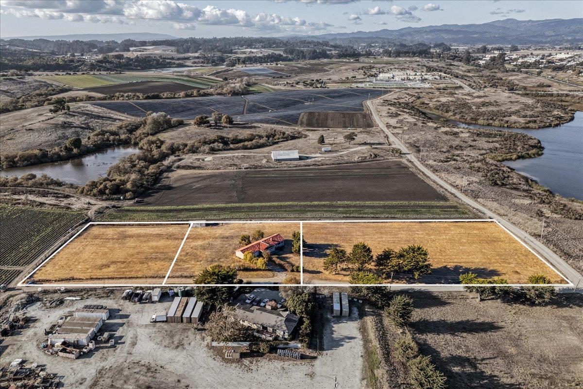 Detail Gallery Image 6 of 17 For 235 Lee Rd, Watsonville,  CA 95076 - 3 Beds | 2 Baths