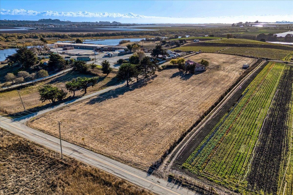 Detail Gallery Image 14 of 17 For 235 Lee Rd, Watsonville,  CA 95076 - – Beds | – Baths