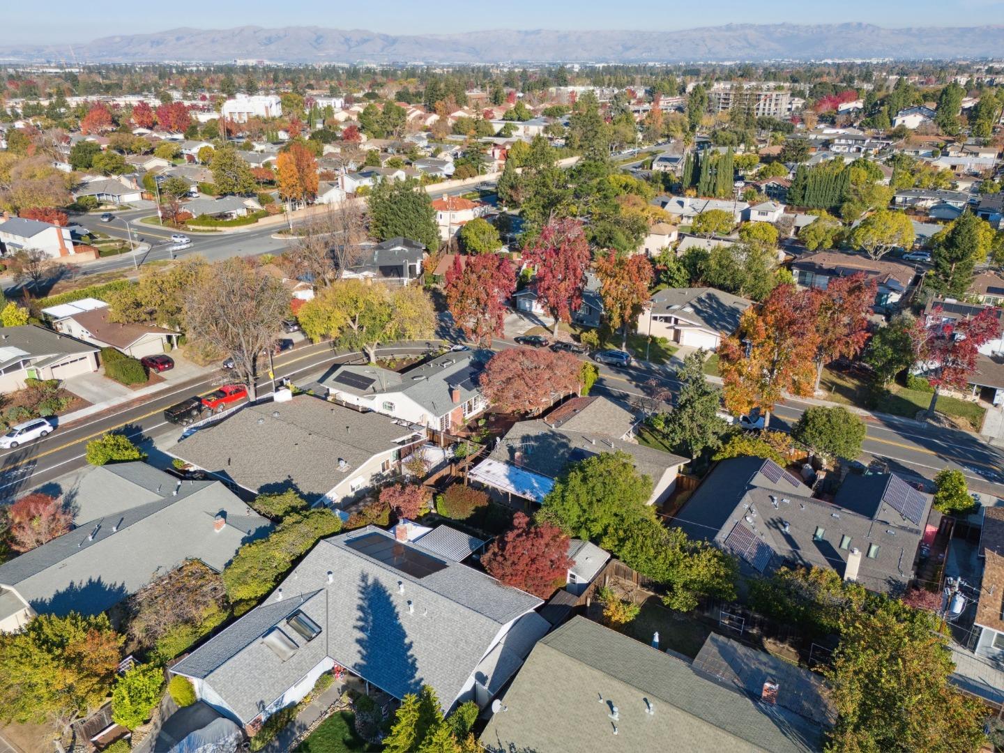 Detail Gallery Image 36 of 41 For 734 Ashbourne Dr, Sunnyvale,  CA 94087 - 3 Beds | 3 Baths