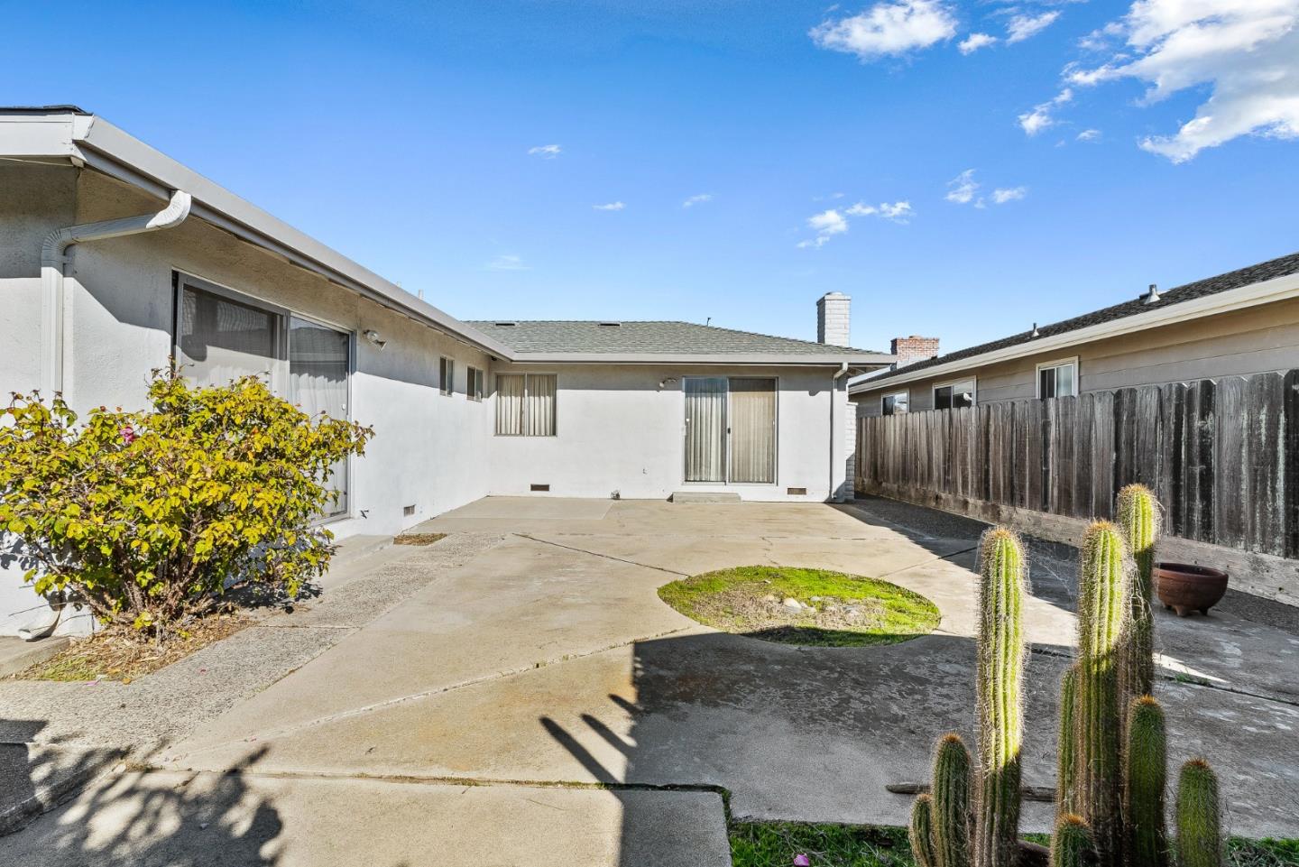 Detail Gallery Image 6 of 27 For 1524 Los Altos Way, Salinas,  CA 93906 - 3 Beds | 2 Baths