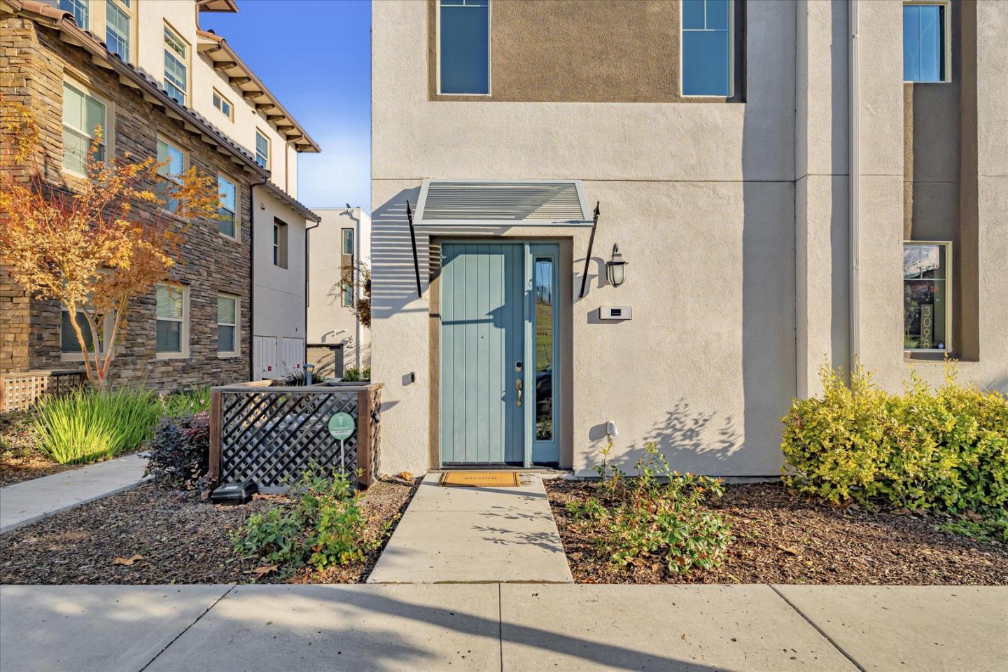 Detail Gallery Image 1 of 40 For 3098 Empoli St #1,  San Jose,  CA 95136 - 3 Beds | 3 Baths