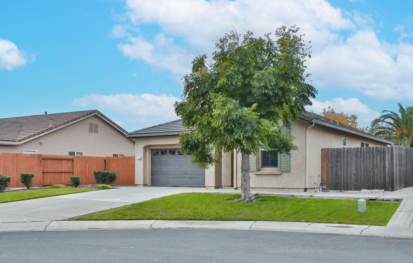 Detail Gallery Image 1 of 33 For 1748 Oxford Ct, Plumas Lake,  CA 95961 - 3 Beds | 2 Baths