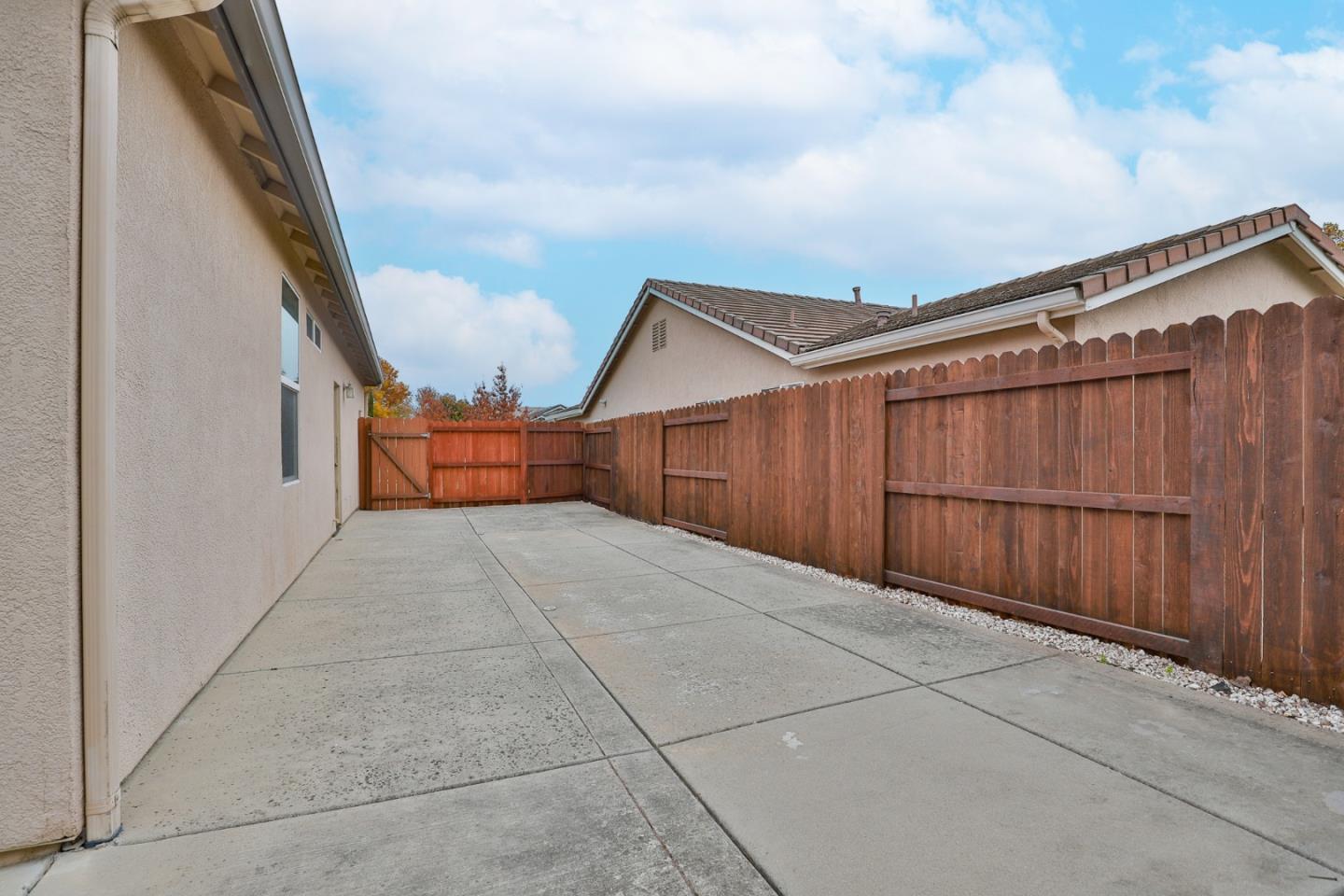 Detail Gallery Image 33 of 33 For 1748 Oxford Ct, Plumas Lake,  CA 95961 - 3 Beds | 2 Baths