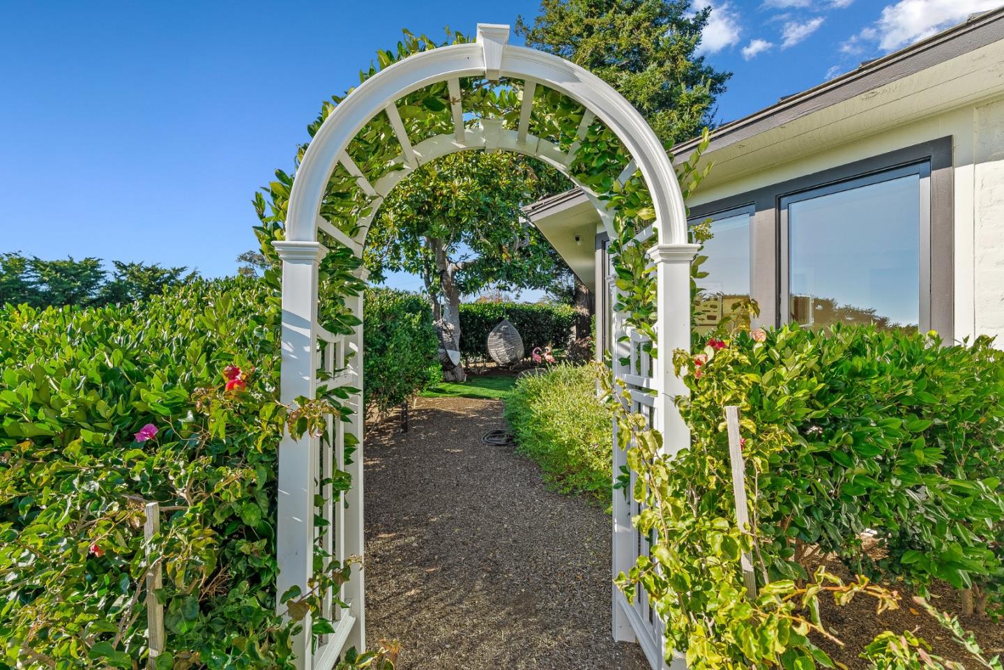 Detail Gallery Image 33 of 42 For 26206 Mesa Dr, Carmel,  CA 93923 - 3 Beds | 3/1 Baths