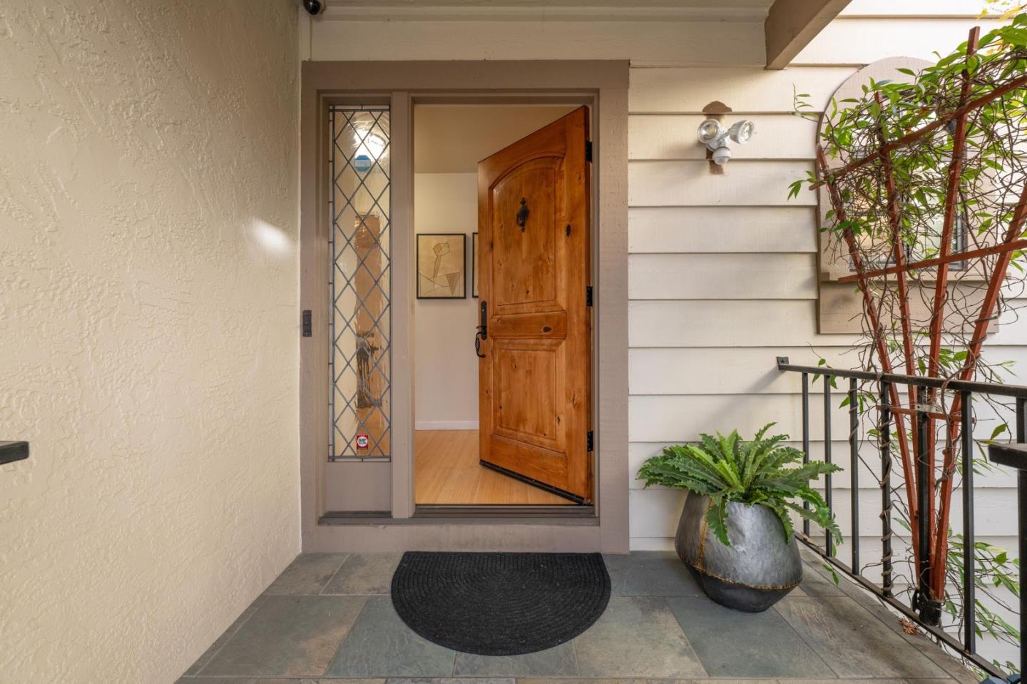 Detail Gallery Image 3 of 26 For 1846 Parkwood Dr, San Mateo,  CA 94403 - 3 Beds | 2/1 Baths