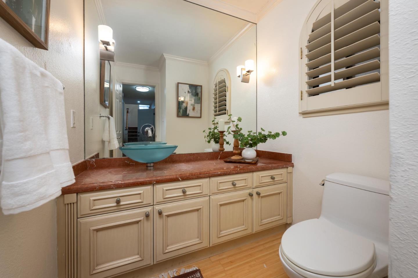 Detail Gallery Image 5 of 26 For 1846 Parkwood Dr, San Mateo,  CA 94403 - 3 Beds | 2/1 Baths