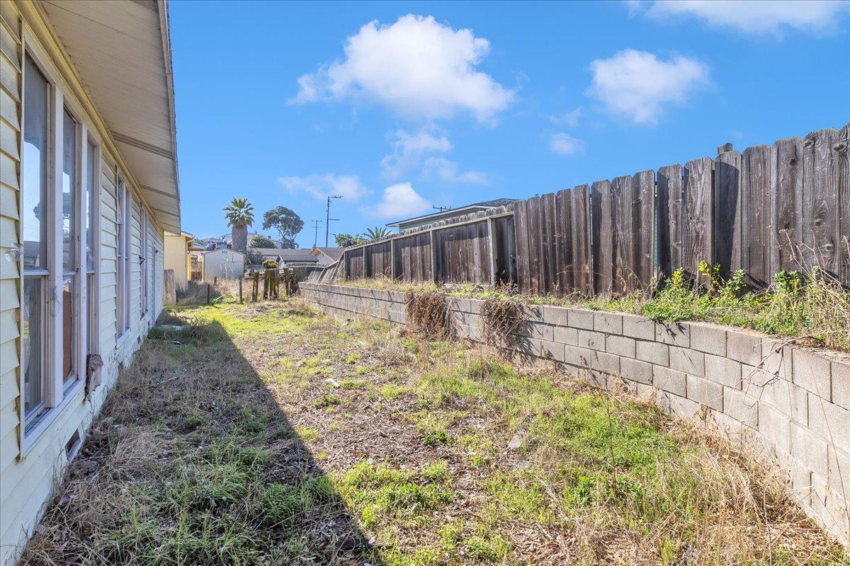 Detail Gallery Image 23 of 24 For 1455 Yosemite St, Seaside,  CA 93955 - 3 Beds | 1/1 Baths