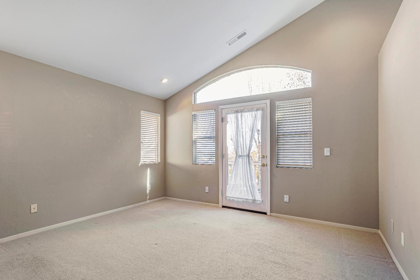 Detail Gallery Image 17 of 42 For 25231 Azalea Ct, Salinas,  CA 93908 - 3 Beds | 2/1 Baths