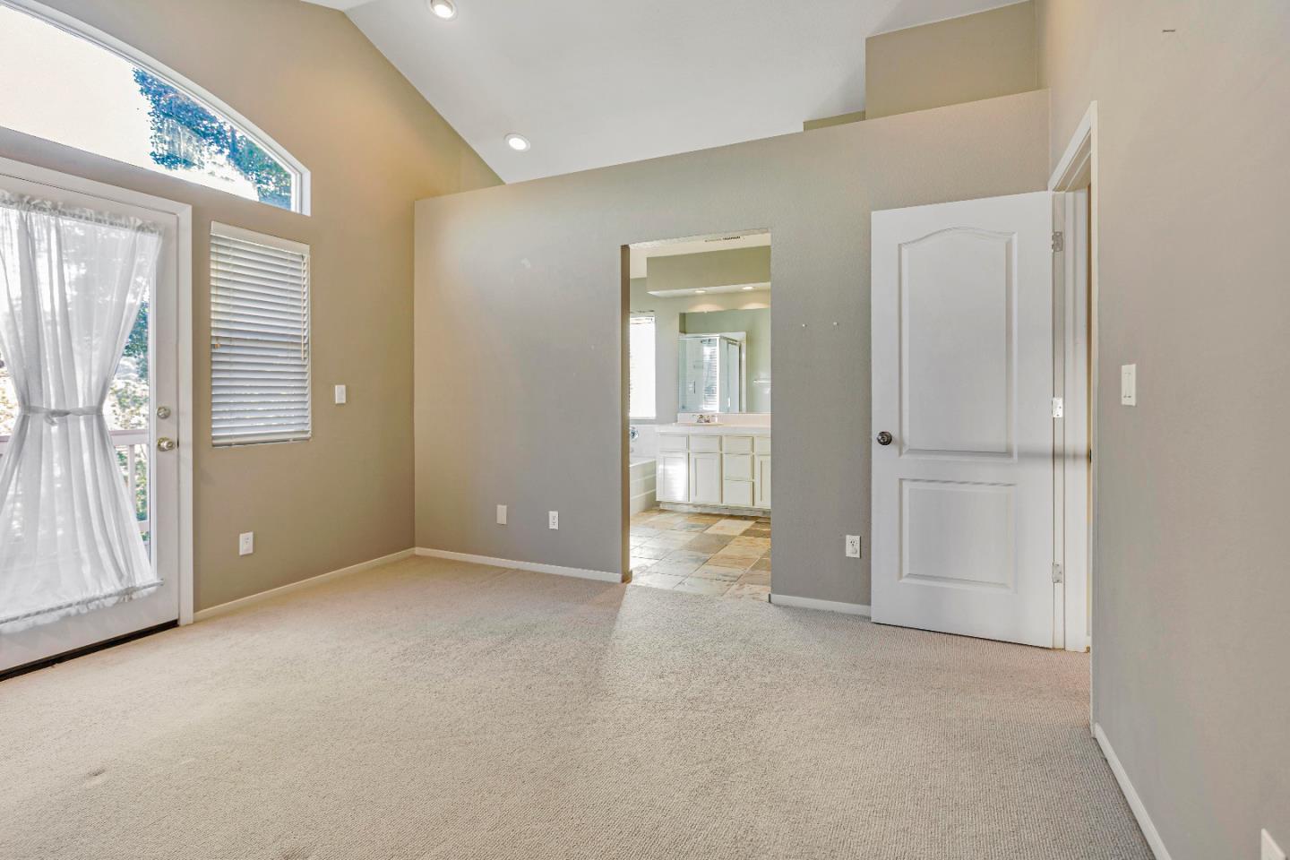 Detail Gallery Image 18 of 42 For 25231 Azalea Ct, Salinas,  CA 93908 - 3 Beds | 2/1 Baths