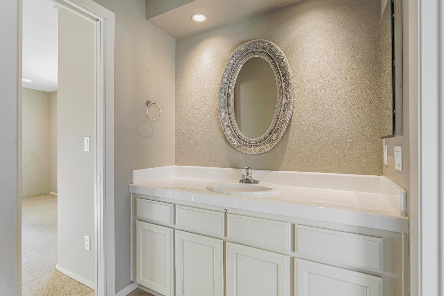 Detail Gallery Image 31 of 42 For 25231 Azalea Ct, Salinas,  CA 93908 - 3 Beds | 2/1 Baths