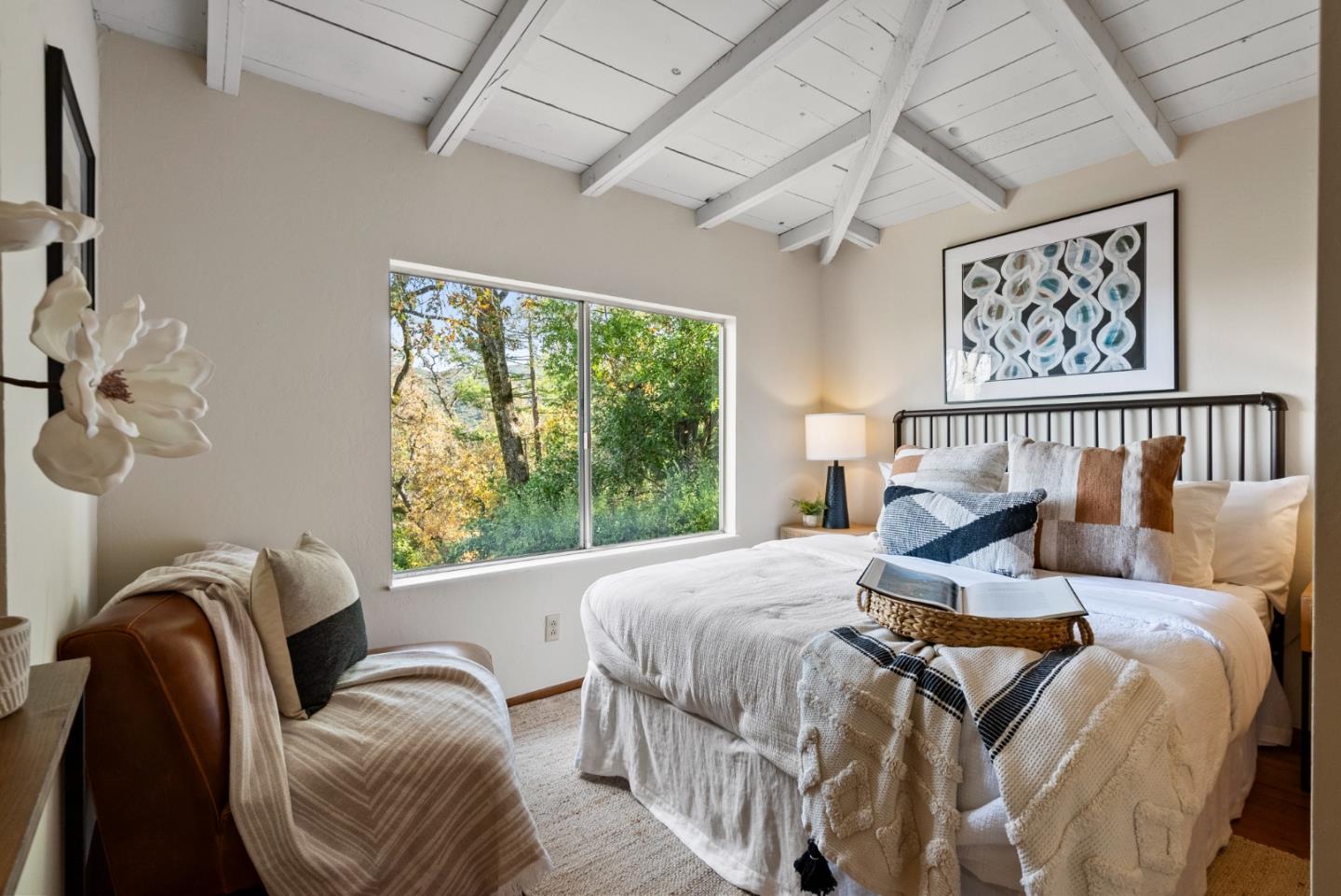 Detail Gallery Image 16 of 32 For 155 Los Trancos Cir, Portola Valley,  CA 94028 - 3 Beds | 1 Baths