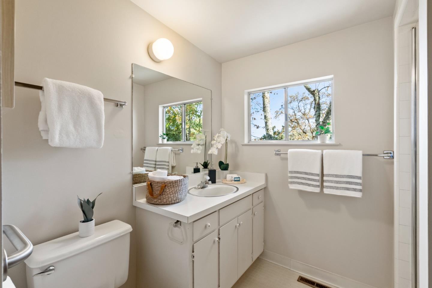 Detail Gallery Image 18 of 32 For 155 Los Trancos Cir, Portola Valley,  CA 94028 - 3 Beds | 1 Baths