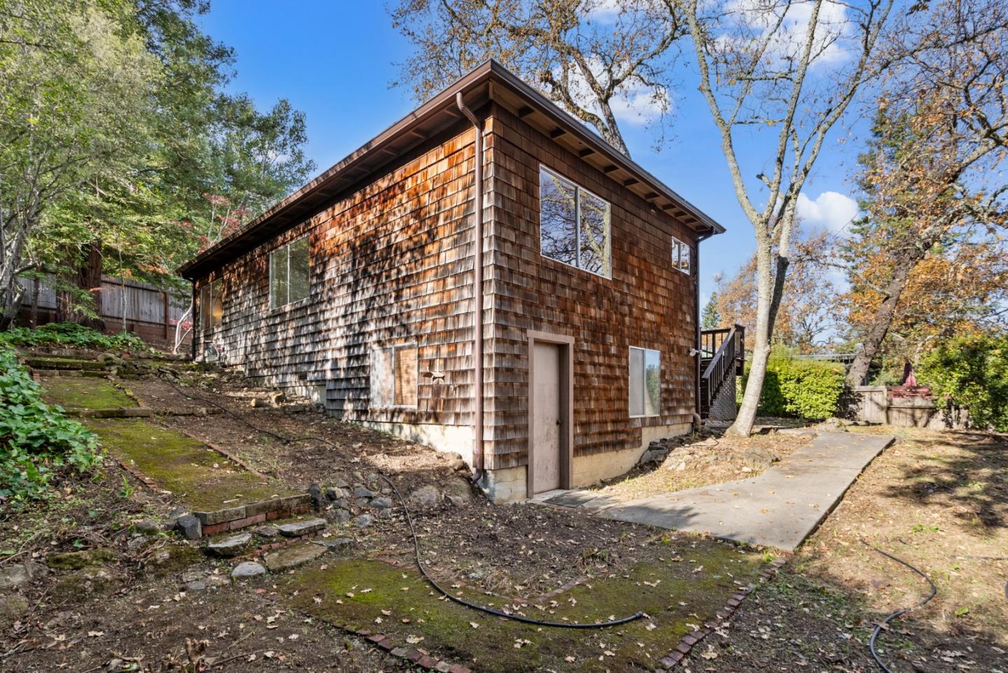 Detail Gallery Image 25 of 32 For 155 Los Trancos Cir, Portola Valley,  CA 94028 - 3 Beds | 1 Baths