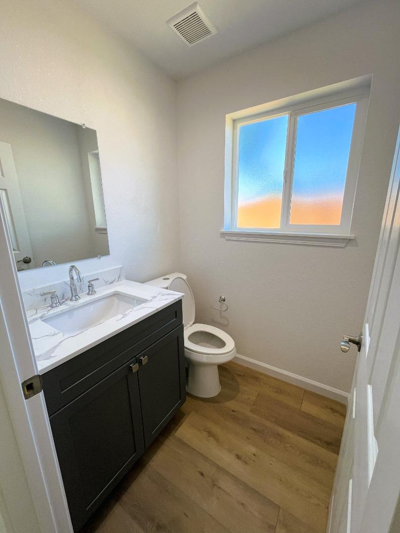 Detail Gallery Image 8 of 24 For 121 Mamaz Ct, Hayward,  CA 94541 - 3 Beds | 2/1 Baths