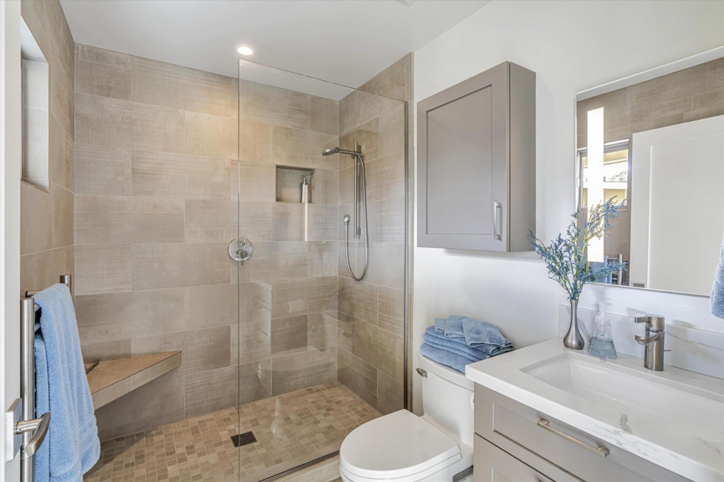 Detail Gallery Image 23 of 26 For 00 207 Hacienda Carmel, Carmel,  CA 93923 - 2 Beds | 2 Baths