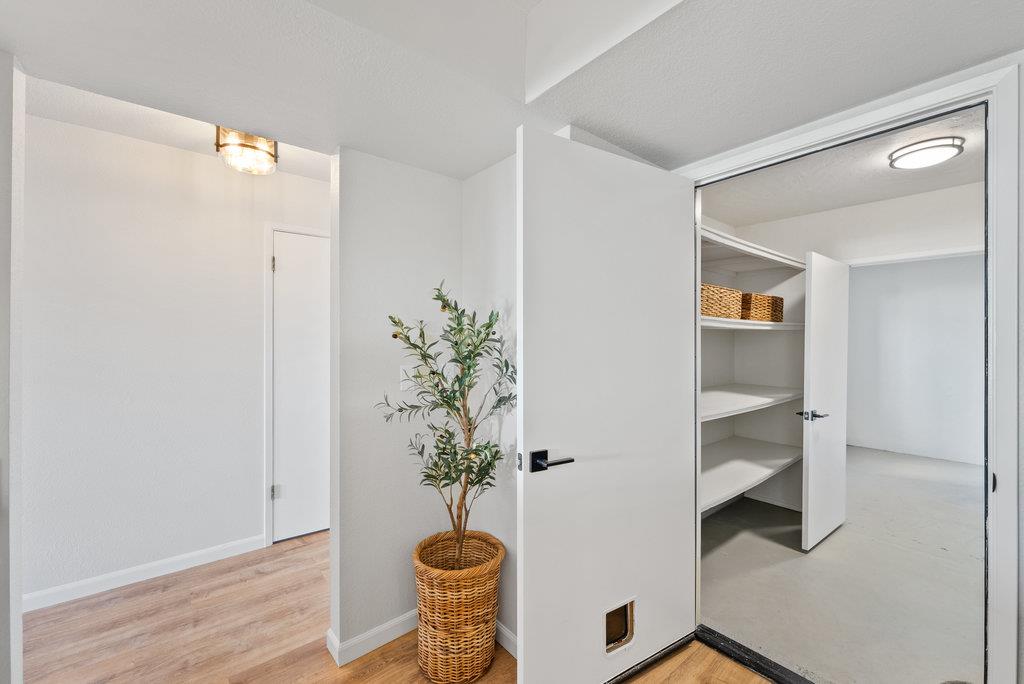 Detail Gallery Image 10 of 34 For 1726 Barrington Ct, Santa Cruz,  CA 95065 - 2 Beds | 2/1 Baths