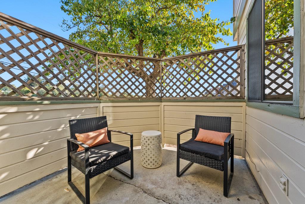 Detail Gallery Image 14 of 34 For 1726 Barrington Ct, Santa Cruz,  CA 95065 - 2 Beds | 2/1 Baths