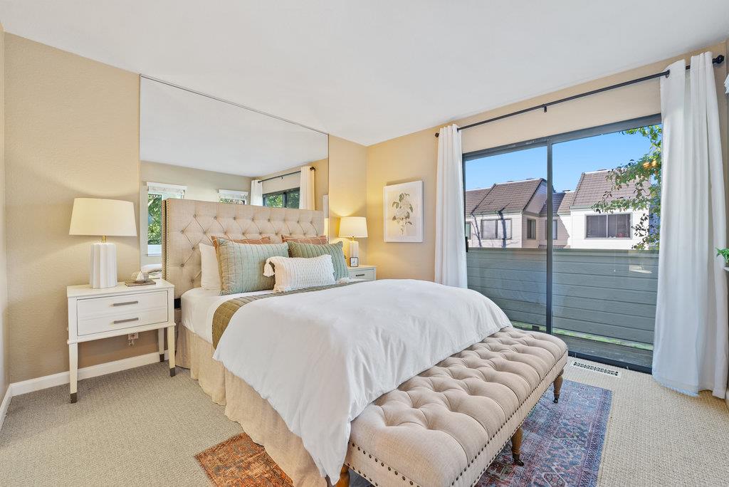 Detail Gallery Image 4 of 34 For 1726 Barrington Ct, Santa Cruz,  CA 95065 - 2 Beds | 2/1 Baths