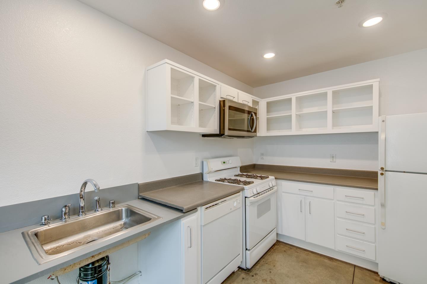 Detail Gallery Image 10 of 22 For 43551 Mission Blvd #106,  Fremont,  CA 94539 - 1 Beds | 1/1 Baths