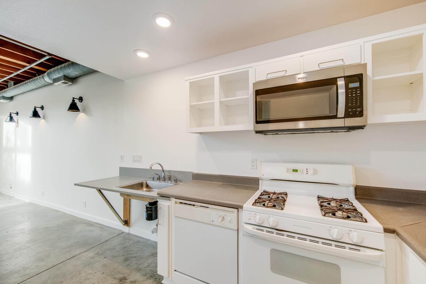 Detail Gallery Image 11 of 22 For 43551 Mission Blvd #106,  Fremont,  CA 94539 - 1 Beds | 1/1 Baths