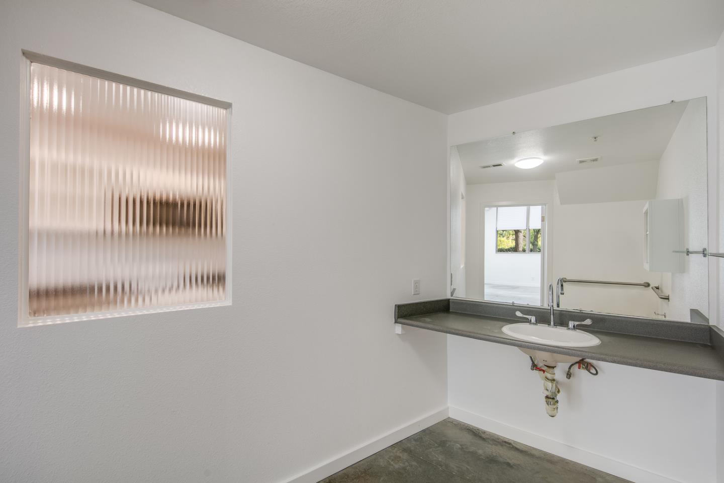 Detail Gallery Image 12 of 22 For 43551 Mission Blvd #106,  Fremont,  CA 94539 - 1 Beds | 1/1 Baths