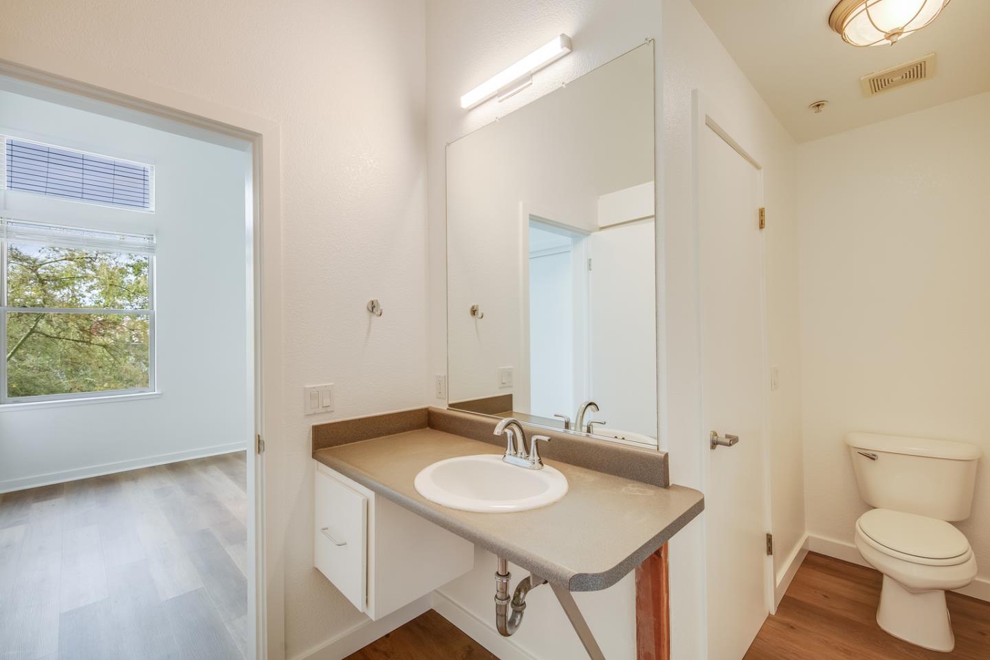 Detail Gallery Image 22 of 22 For 43551 Mission Blvd #106,  Fremont,  CA 94539 - 1 Beds | 1/1 Baths