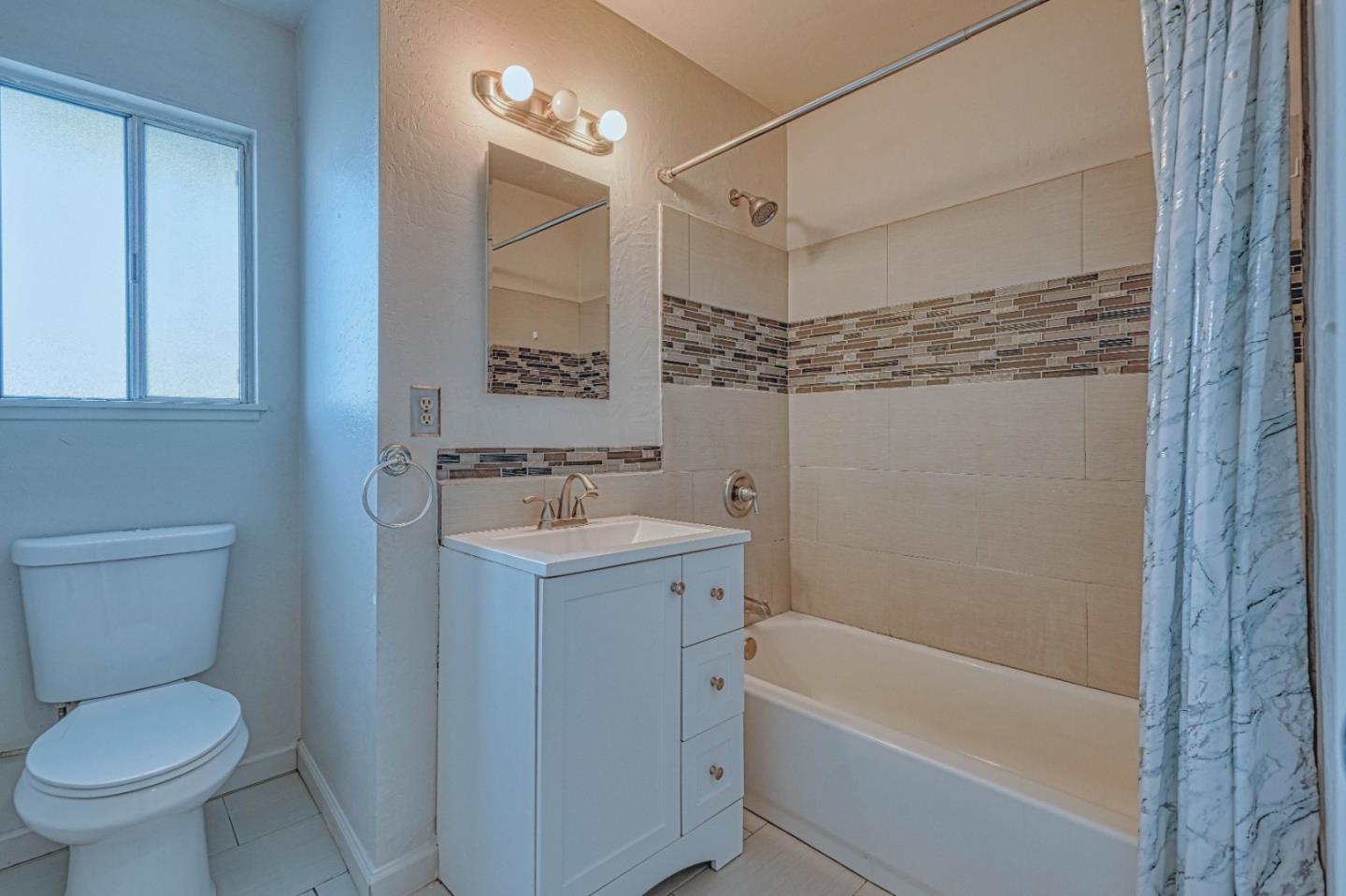 Detail Gallery Image 14 of 23 For 326 Addington Ln #C,  Salinas,  CA 93907 - 2 Beds | 1 Baths