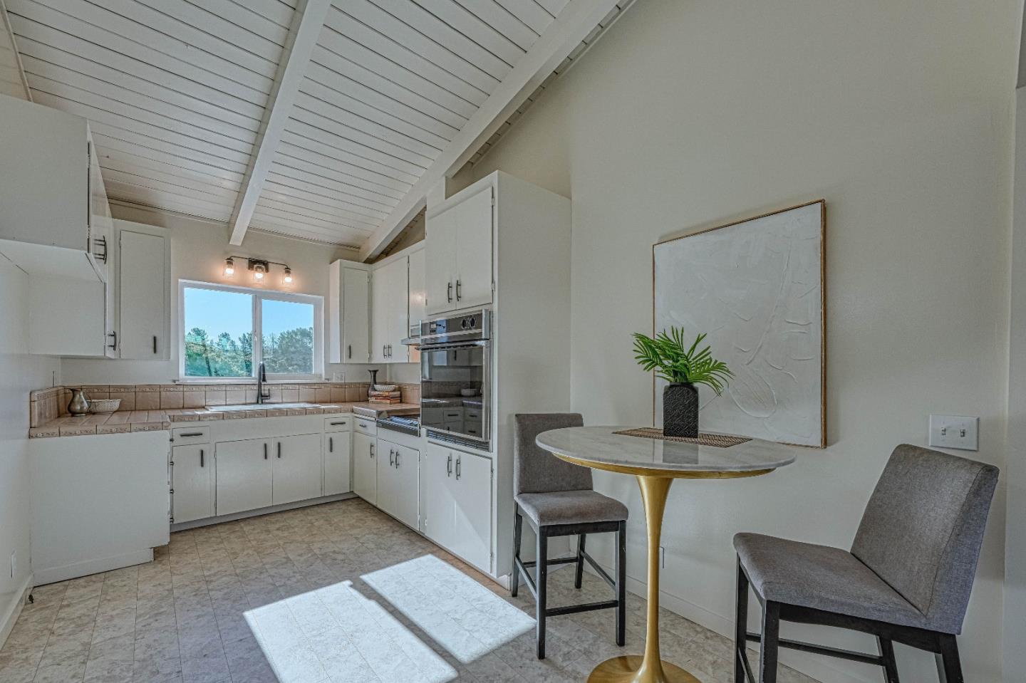 Detail Gallery Image 11 of 39 For 1556 Hilby Ave, Seaside,  CA 93955 - 3 Beds | 1/1 Baths