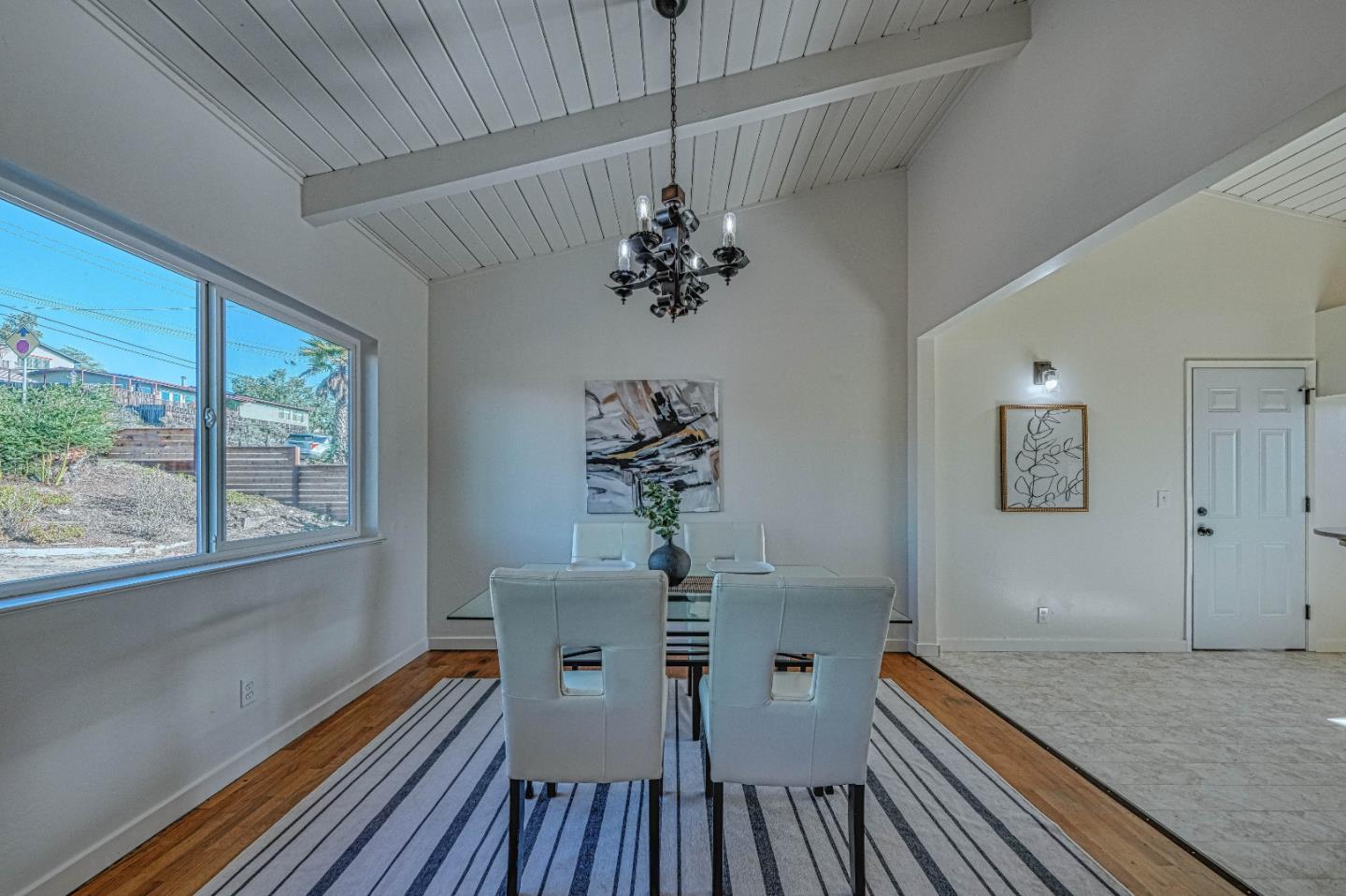 Detail Gallery Image 9 of 39 For 1556 Hilby Ave, Seaside,  CA 93955 - 3 Beds | 1/1 Baths