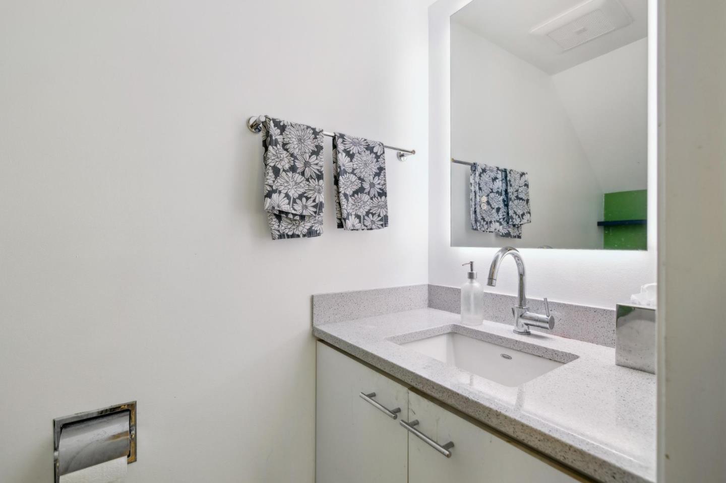 Detail Gallery Image 6 of 35 For 181 Ada Ave #47,  Mountain View,  CA 94043 - 2 Beds | 2/1 Baths